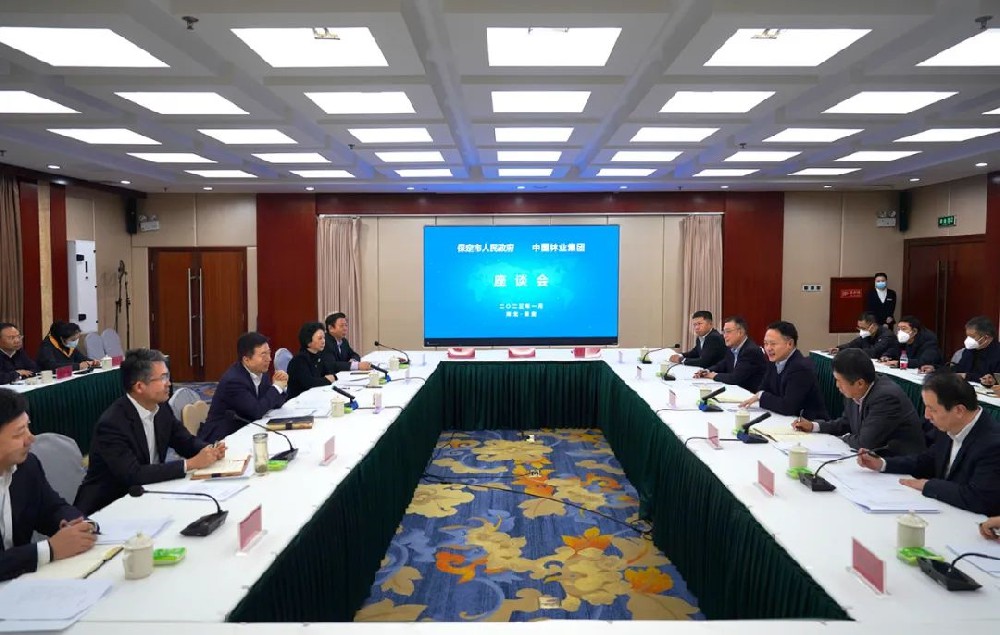 余紅輝拜訪保定市委書(shū)記黨曉龍