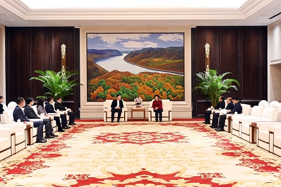 余紅輝拜會黑龍江省委副書記、省長梁惠玲