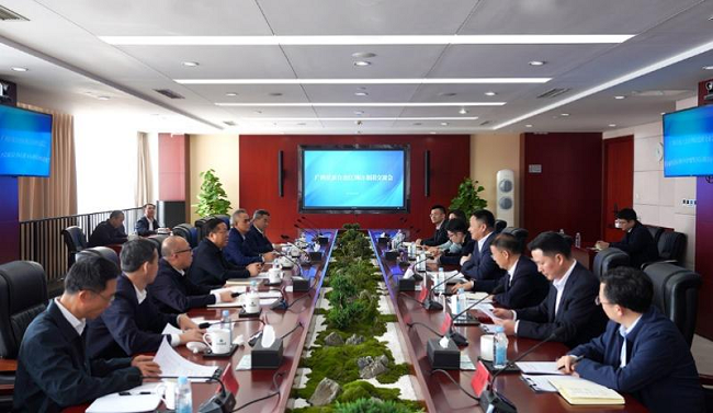 余紅輝會見廣西壯族自治區(qū)政府黨組成員、自治區(qū)國資委黨委書記秦如培一行