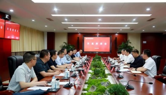 余紅輝與重慶市城口縣委書(shū)記張繼軍一行舉行座談