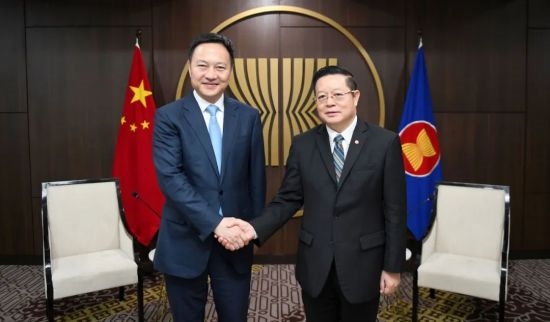 余紅輝拜會東盟秘書長高金洪