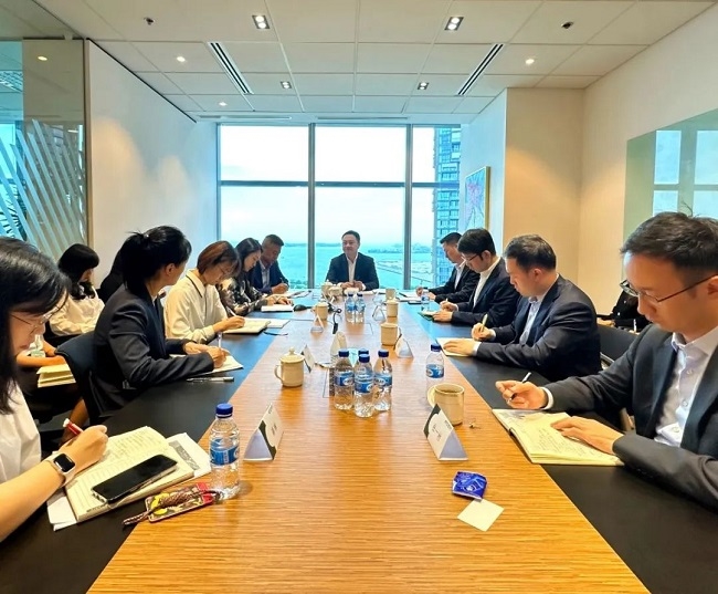 余紅輝赴新加坡所屬公司考察調研并與合作機構座談交流
