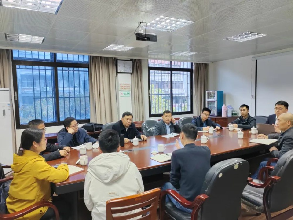 湖南省林業(yè)局基金站、林科院、法改處及聯(lián)交所調(diào)研組一行到永安林業(yè)調(diào)研